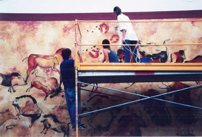 A mural designed around a principal panel at Altamira