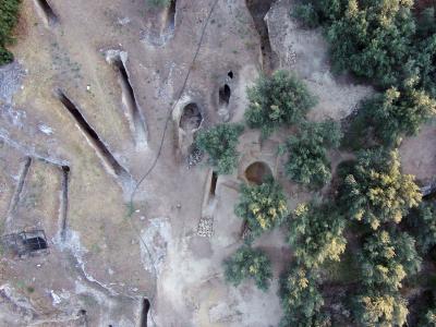 Airphoto above the tombs of Aidona 