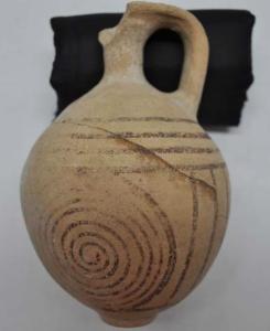 Levantine Painted Ware juglets were found in the Middle Bronze Age Palace rooms